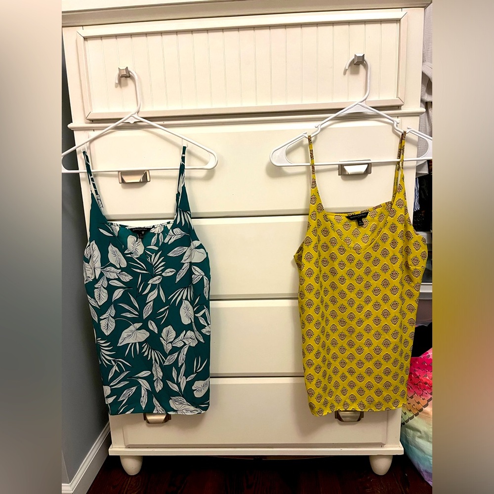 Women’s Banana Republic tank/cami bundle - 2 tops for the price of 1!
